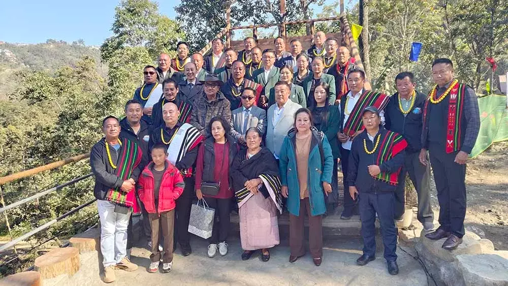 Nagaland : केज़ेस क्रोथो ने सिल्वर जुबली मनाई; शाद्ज़े और डाहौ का अनावरण किया Nagaland : केज़ेस क्रोथो ने सिल्वर जुबली मनाई; शाद्ज़े और डाहौ का अनावरण किया