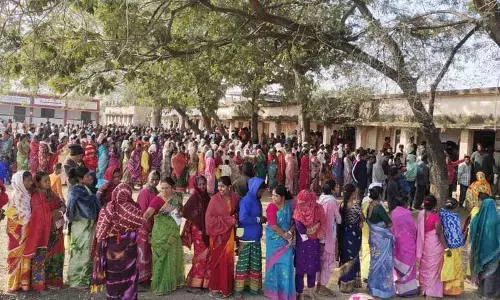 पूर्व Karimnagar में दूसरे चरण के ग्राम पंचायत चुनावों में सबसे अधिक मतदान हुआ पूर्व Karimnagar में दूसरे चरण के ग्राम पंचायत चुनावों में सबसे अधिक मतदान हुआ