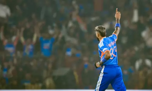 तीसरा T20I: हार्दिक पांड्या बने 100 T20I विकेट लेने वाले तीसरे भारतीय