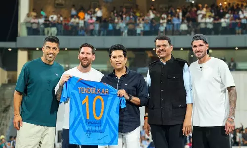 स्टेडियम में CM देवेंद्र फडणवीस ने किया खिलाड़ियों का स्वागत