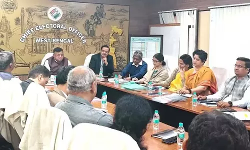 Bangladeshi होने के शक के आधार पर किसी का नाम नहीं हटाया जाएगा, चुनाव आयोग ने साफ किया Bangladeshi होने के शक के आधार पर किसी का नाम नहीं हटाया जाएगा, चुनाव आयोग ने साफ किया