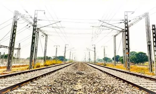 भारतीय रेलवे ने बनाया रिकॉर्ड, 99 प्रतिशत रेल नेटवर्क का किया विद्युतीकरण भारतीय रेलवे ने बनाया रिकॉर्ड, 99 प्रतिशत रेल नेटवर्क का किया विद्युतीकरण