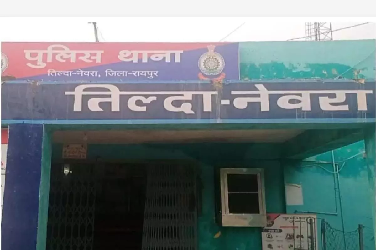 रायपुर : पत्नी को बेरहमी से पीटा, पति पर FIR दर्ज रायपुर : पत्नी को बेरहमी से पीटा, पति पर FIR दर्ज
