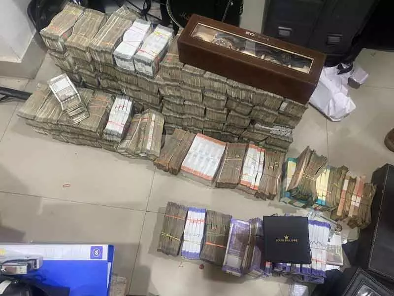 अमेरिकी नागरिकों से 8.5 मिलियन डॉलर की धोखाधड़ी में छह लोग CBI के जाल में फंसे अमेरिकी नागरिकों से 8.5 मिलियन डॉलर की धोखाधड़ी में छह लोग CBI के जाल में फंसे