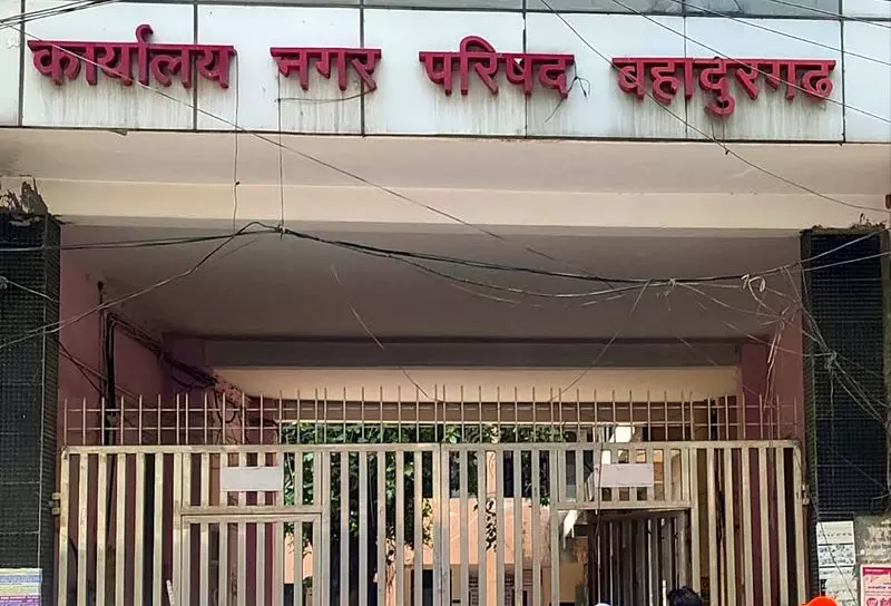 Bahadurgarh नगर परिषद ने 6,000 प्रॉपर्टी टैक्स डिफाल्टरों को नोटिस जारी किया। Bahadurgarh नगर परिषद ने 6,000 प्रॉपर्टी टैक्स डिफाल्टरों को नोटिस जारी किया।