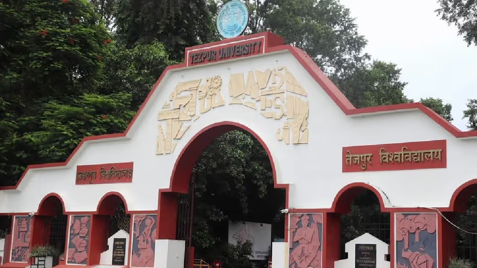 Tezpur यूनिवर्सिटी के रजिस्ट्रार-इन-चार्ज ने अनुपस्थित VC के खिलाफ जांच पर MoE से जवाब मांगा Tezpur यूनिवर्सिटी के रजिस्ट्रार-इन-चार्ज ने अनुपस्थित VC के खिलाफ जांच पर MoE से जवाब मांगा