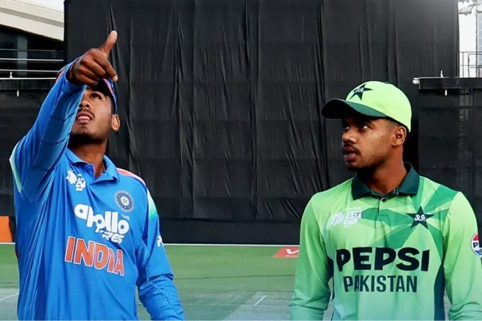 U19 एशिया कप में भारत ने पाकिस्तान के खिलाफ नो हैंडशेक पॉलिसी बनाए रखी U19 एशिया कप में भारत ने पाकिस्तान के खिलाफ नो हैंडशेक पॉलिसी बनाए रखी
