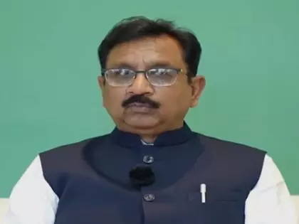 लाडली बहना योजना पर विवादित टिप्पणी, कांग्रेस ने विजय शाह को घेरा लाडली बहना योजना पर विवादित टिप्पणी, कांग्रेस ने विजय शाह को घेरा