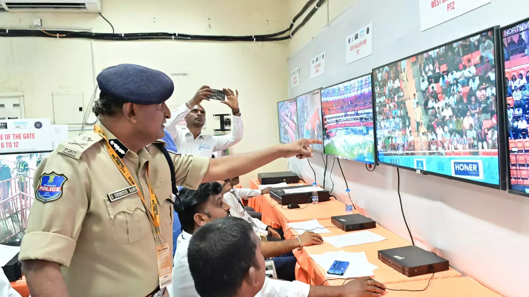 Telangana : उप्पल स्टेडियम में भारी सुरक्षा व्यवस्था Telangana : उप्पल स्टेडियम में भारी सुरक्षा व्यवस्था