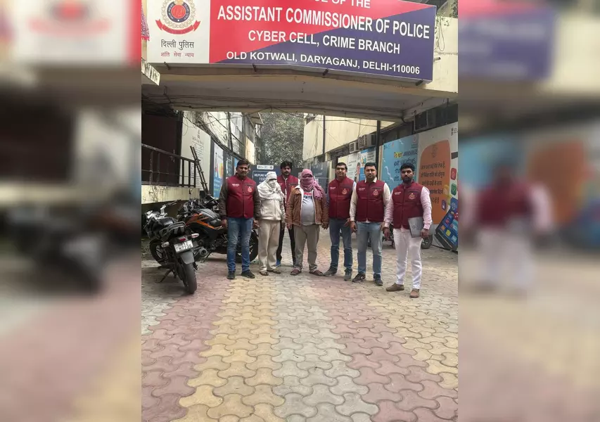 पुलिस ने नकली दवाओं के रैकेट का किया भंडाफोड़, दो गिरफ्तार पुलिस ने नकली दवाओं के रैकेट का किया भंडाफोड़, दो गिरफ्तार