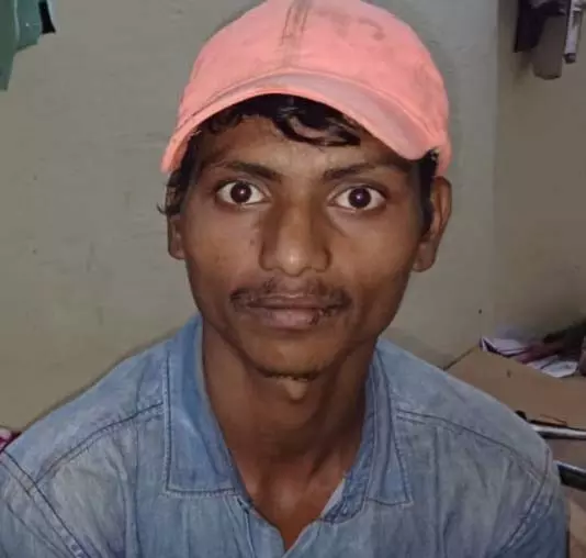 लापता किशोरी की बेमेतरा से रेस्क्यू, भगा ले जाने वाला युवक अरेस्ट लापता किशोरी की बेमेतरा से रेस्क्यू, भगा ले जाने वाला युवक अरेस्ट