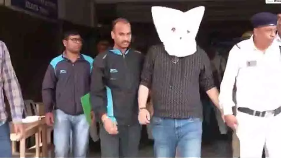 Kolkata: शताद्रु दत्ता की जमानत याचिका खारिज, पुलिस हिरासत में भेजा गया Kolkata: शताद्रु दत्ता की जमानत याचिका खारिज, पुलिस हिरासत में भेजा गया