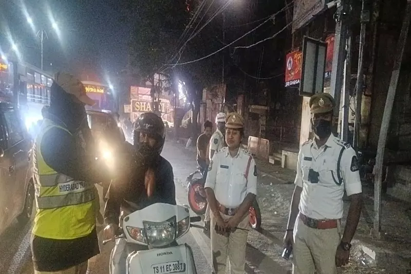 Hyderabad, साइबराबाद में नशे में गाड़ी चलाने के आरोप में 850 से ज़्यादा लोग पकड़े गए Hyderabad, साइबराबाद में नशे में गाड़ी चलाने के आरोप में 850 से ज़्यादा लोग पकड़े गए