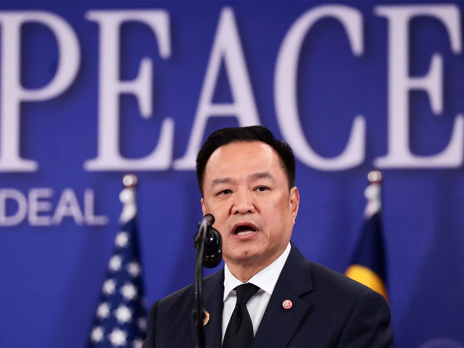 थाईलैंड ने Cambodia के साथ युद्धविराम से इनकार किया थाईलैंड ने Cambodia के साथ युद्धविराम से इनकार किया