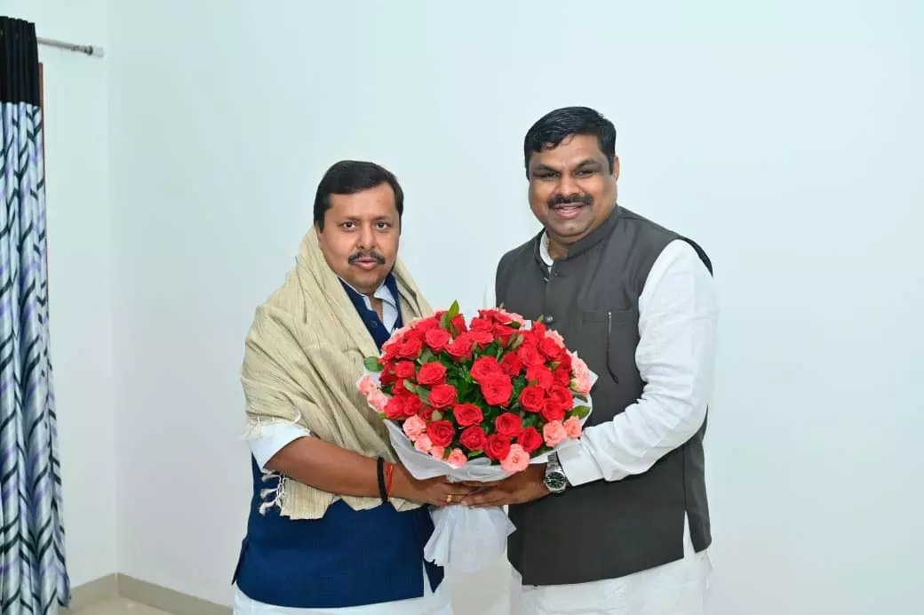 नितिन नबीन बने भाजपा के राष्ट्रीय कार्यकारी अध्यक्ष, कैबिनेट मंत्री गजेन्द्र यादव ने दी बधाई नितिन नबीन बने भाजपा के राष्ट्रीय कार्यकारी अध्यक्ष, कैबिनेट मंत्री गजेन्द्र यादव ने दी बधाई