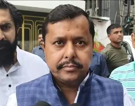 राजनीति के अलावा सामाजिक कार्यकर्ता के रूप में जाने जाते हैं नितिन नबीन राजनीति के अलावा सामाजिक कार्यकर्ता के रूप में जाने जाते हैं नितिन नबीन