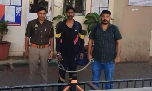एक्टिंग कर भविष्य बनाने शहर आया था युवक, ड्रग्स स्मगलिंग केस में गिरफ्तार एक्टिंग कर भविष्य बनाने शहर आया था युवक, ड्रग्स स्मगलिंग केस में गिरफ्तार