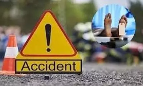 Kaushambi: सड़क दुर्घटना से हाहाकार, 3 की मौत, 1 घायल Kaushambi: सड़क दुर्घटना से हाहाकार, 3 की मौत, 1 घायल