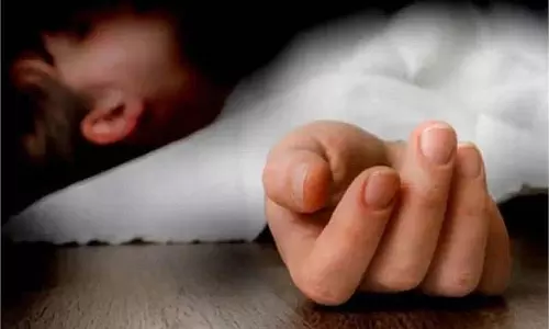 Ludhiana: फैक्टरी में मासूम की मौत, मालिक ने पिता को बनाया बंधक Ludhiana: फैक्टरी में मासूम की मौत, मालिक ने पिता को बनाया बंधक