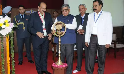 लोकतंत्र को मज़बूत बनाए रखने के लिए मीडिया का स्वतंत्र और ज़िम्मेदार रहना ज़रूरी है: Governor Punjab लोकतंत्र को मज़बूत बनाए रखने के लिए मीडिया का स्वतंत्र और ज़िम्मेदार रहना ज़रूरी है: Governor Punjab