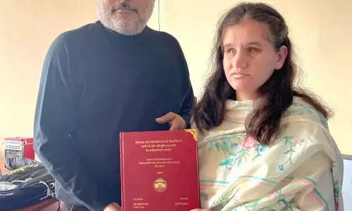 महिला राज्य में PHD पूरी करने वाली पहली दृष्टिबाधित व्यक्ति बनीं महिला राज्य में PHD पूरी करने वाली पहली दृष्टिबाधित व्यक्ति बनीं