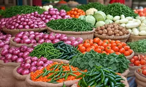 थोक महंगाई दर नवंबर में -0.32 प्रतिशत रही, खाद्य उत्पादों की कीमतों में आई गिरावट