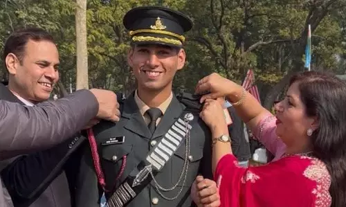Bareilly: युवा नील शर्मा बने लेफ्टिनेंट, परिवार में खुशी Bareilly: युवा नील शर्मा बने लेफ्टिनेंट, परिवार में खुशी