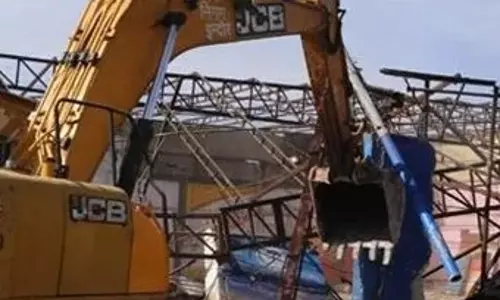 Bareilly: फरीदपुर में कब्जा हटाने की कार्रवाई से तनाव Bareilly: फरीदपुर में कब्जा हटाने की कार्रवाई से तनाव