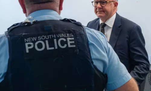 Sydney गोलीबारी के बाद ऑस्ट्रेलिया ने कड़े बंदूक कानूनों पर सहमति दी Sydney गोलीबारी के बाद ऑस्ट्रेलिया ने कड़े बंदूक कानूनों पर सहमति दी