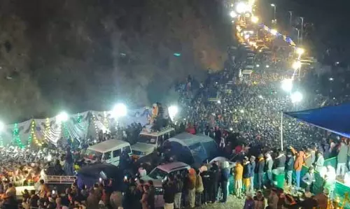 Himachal सीमा पर 50,000 से ज़्यादा भक्तों ने महासू महाराज का स्वागत किया Himachal सीमा पर 50,000 से ज़्यादा भक्तों ने महासू महाराज का स्वागत किया