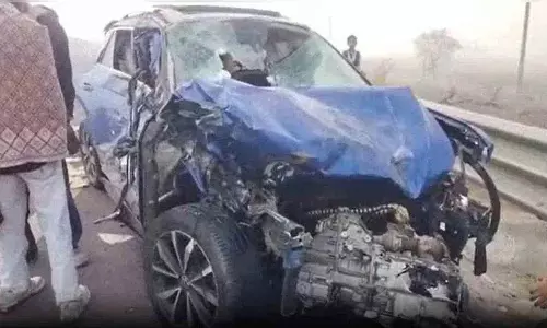 मुंबई दिल्ली Expressway पर घने स्मॉग के कारण 20 कारों की टक्कर में 4 की मौत