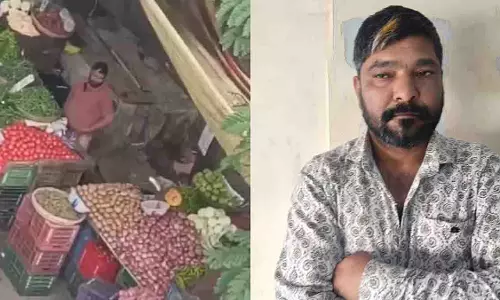 Hyderabad में सब्जी विक्रेता की शर्मनाक हरकतें कैमरे में कैद