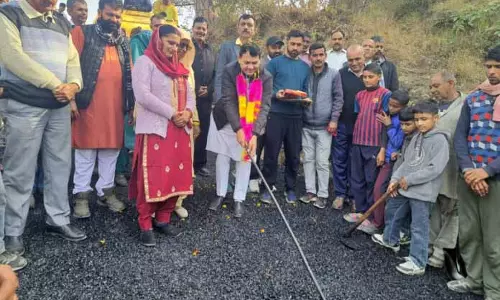 Suresh Sharma ने 2 सड़क परियोजनाओं का उद्घाटन किया
