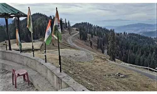 Bhaderwah में बर्फबारी न होने के कारण पर्यटन क्षेत्र को झटका लगा है