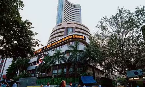 शेयर बाज़ार मामूली गिरावट के साथ बंद हुए.. Sensex 54 अंक नीचे