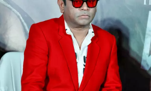 A.R. रहमान ने माइकल बे के साथ कोलैब पर अनुभव साझा किया A.R. रहमान ने माइकल बे के साथ कोलैब पर अनुभव साझा किया