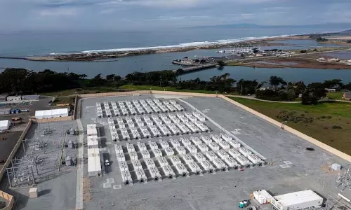 Battery storage की लागत घटकर 2.1 रुपये प्रति यूनिट हो गई है, सरकार ने संसद को बताया Battery storage की लागत घटकर 2.1 रुपये प्रति यूनिट हो गई है, सरकार ने संसद को बताया