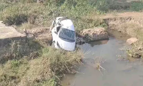 Shivpuri: कार की टक्कर से बाइक सवार युवक की मौत Shivpuri: कार की टक्कर से बाइक सवार युवक की मौत