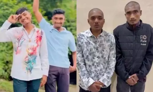 Pune पुलिस ने एक व्यक्ति को सिर मुंडवाने और रेल घटना के लिए माफ़ी मांगने पर मजबूर किया