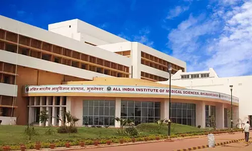 नायगढ़ में नाबालिग गर्लफ्रेंड की हत्या के बाद AIIMS-भुवनेश्वर में युवक की मौत नायगढ़ में नाबालिग गर्लफ्रेंड की हत्या के बाद AIIMS-भुवनेश्वर में युवक की मौत