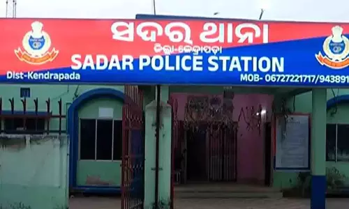 Odisha की महिला का शव पुरुष दोस्त के कमरे में मिला Odisha की महिला का शव पुरुष दोस्त के कमरे में मिला
