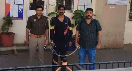 एक्टिंग कर भविष्य बनाने शहर आया था युवक, ड्रग्स स्मगलिंग केस में गिरफ्तार एक्टिंग कर भविष्य बनाने शहर आया था युवक, ड्रग्स स्मगलिंग केस में गिरफ्तार