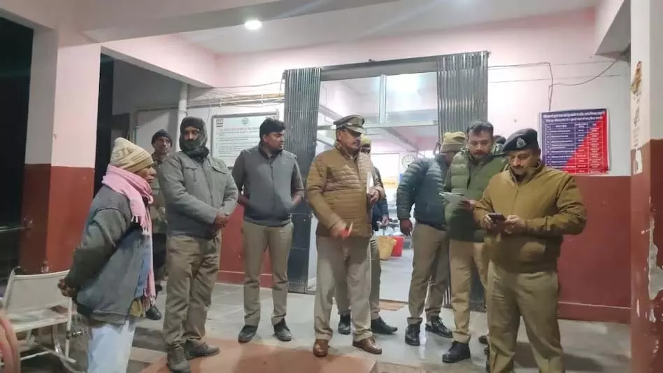 ट्रैक्टर में जा भिड़ी बाइक, 3 लोगों की दर्दनाक मौत ट्रैक्टर में जा भिड़ी बाइक, 3 लोगों की दर्दनाक मौत