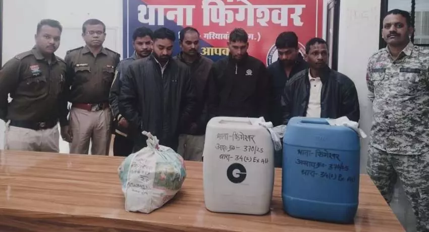 6 शराब तस्कर अरेस्ट, पुलिस की चेकिंग के दौरान दबोचा गया 6 शराब तस्कर अरेस्ट, पुलिस की चेकिंग के दौरान दबोचा गया