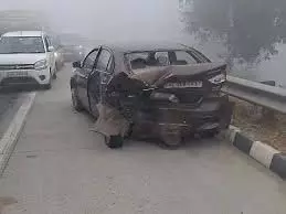 Greater Noida: ईस्टर्न पेरीफेरल एक्सप्रेसवे पर 14 गाड़ियां आपस में टकराईं, 4 घायल Greater Noida: ईस्टर्न पेरीफेरल एक्सप्रेसवे पर 14 गाड़ियां आपस में टकराईं, 4 घायल