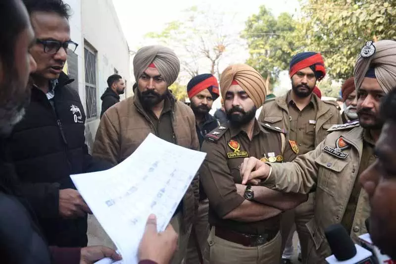स्थानीय निकाय चुनाव, लुधियाना के ढाका में AAP कार्यकर्ता पर हमला स्थानीय निकाय चुनाव, लुधियाना के ढाका में AAP कार्यकर्ता पर हमला