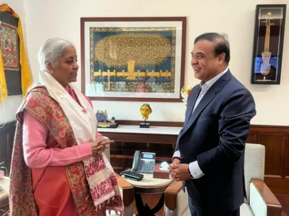 Assam के सीएम ने वित्त मंत्री सीतारमण से मुलाकात की Assam के सीएम ने वित्त मंत्री सीतारमण से मुलाकात की