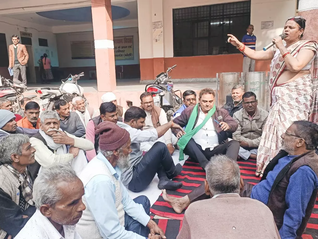 Bareilly: सातवें दिन भी गन्ना भुगतान पर तनाव कायम Bareilly: सातवें दिन भी गन्ना भुगतान पर तनाव कायम
