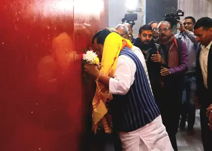 दिल्ली यात्रा से पहले नितिन नवीन ने Patna में हनुमान मंदिर में की पूजा दिल्ली यात्रा से पहले नितिन नवीन ने Patna में हनुमान मंदिर में की पूजा