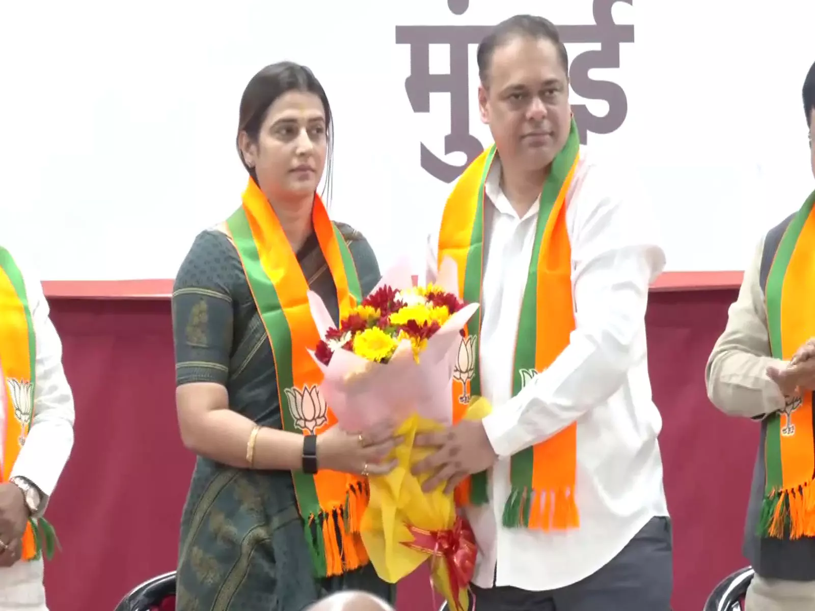 शिवसेना (यूबीटी) नेता और पूर्व BMC पार्षद तेजस्वी अभिषेक घोसालकर बीजेपी में शामिल हो गए शिवसेना (यूबीटी) नेता और पूर्व BMC पार्षद तेजस्वी अभिषेक घोसालकर बीजेपी में शामिल हो गए